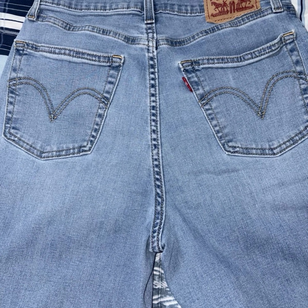 Levi Strauss And Co. Women's High-Rise Boyfriend Straight Jeans Size W26, L27 - Picture 8 of 11